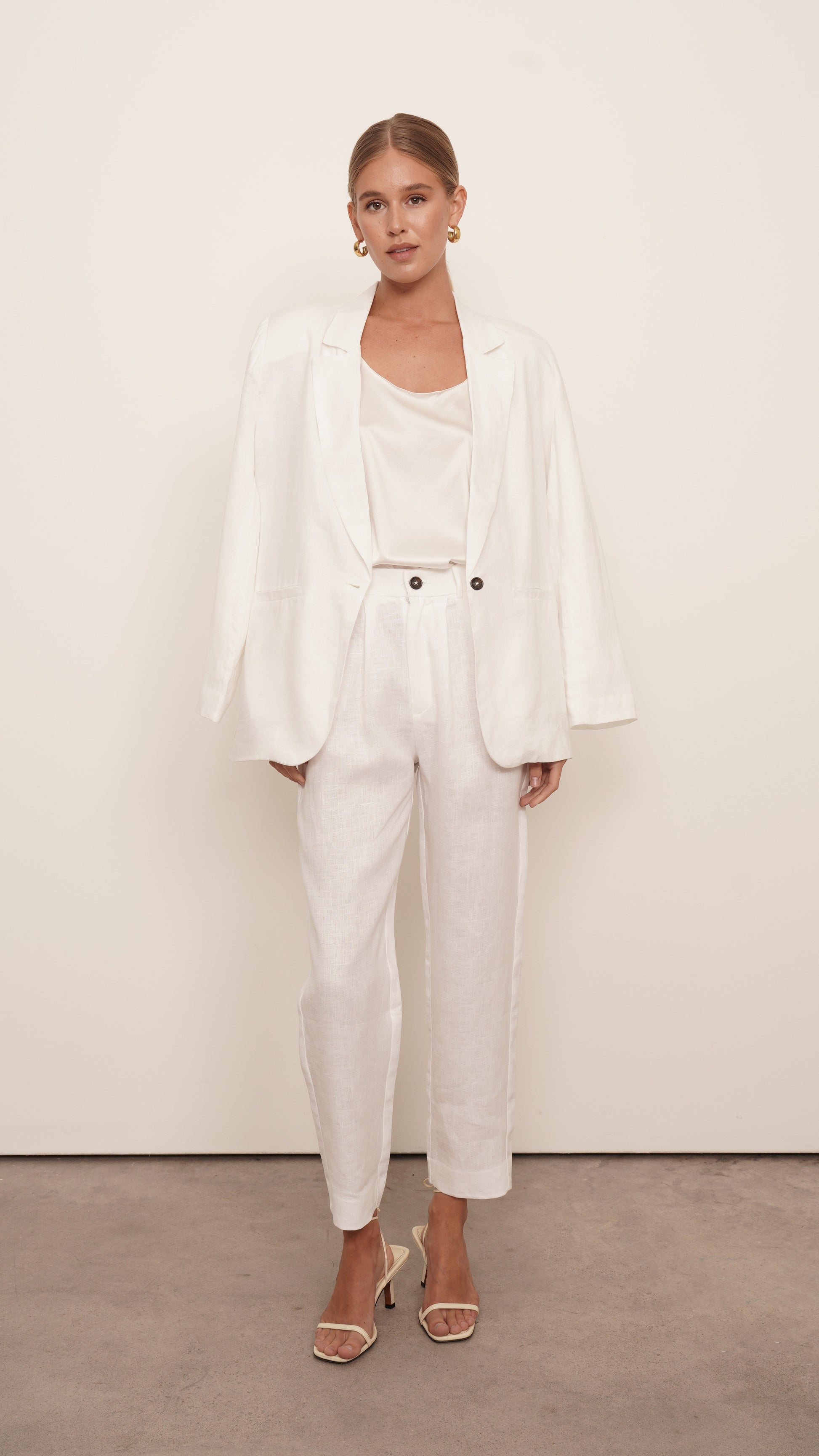 Ainoha Blazer - White Blazer Parentezi