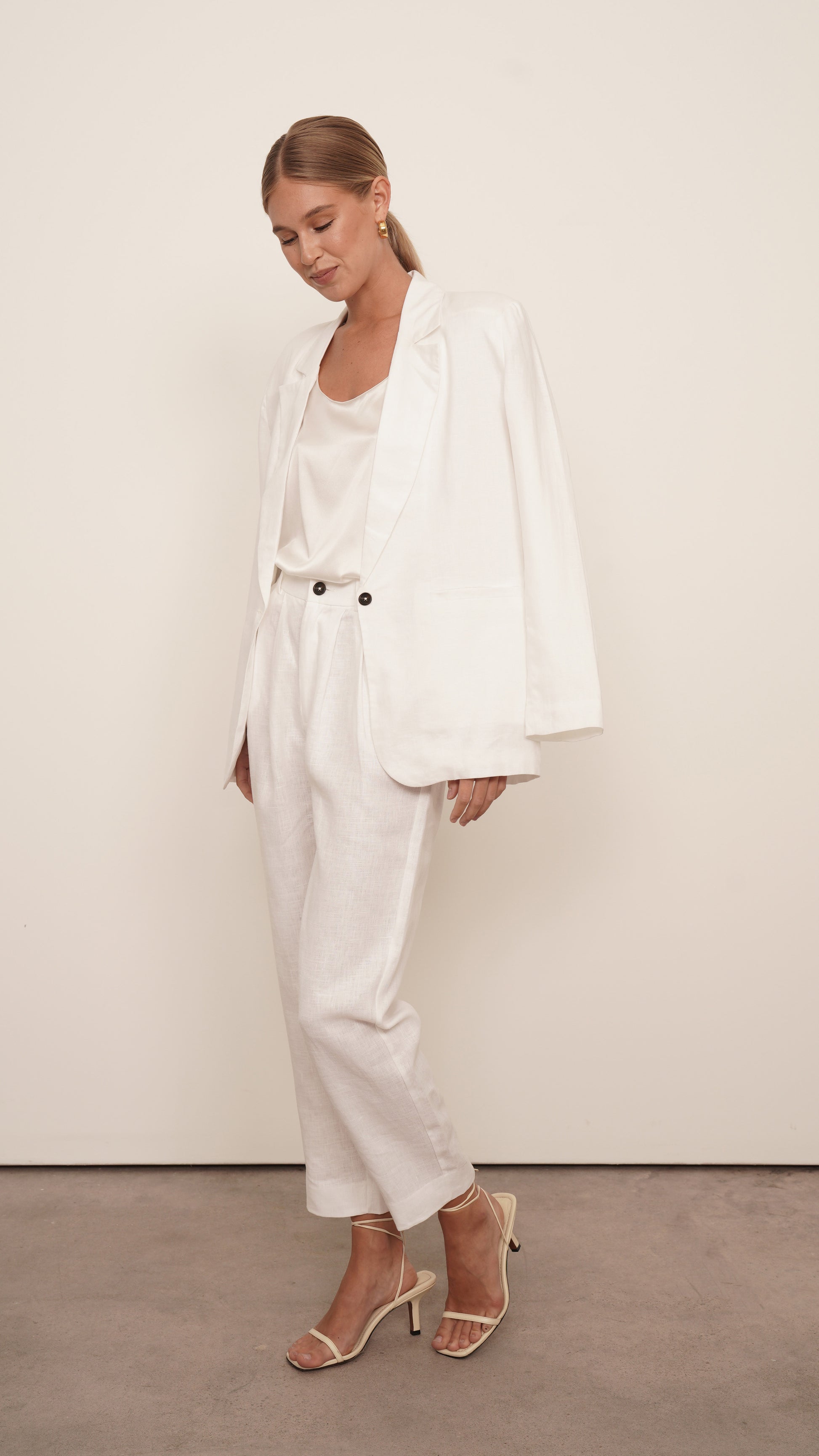 Ainoha Blazer - White Blazer Parentezi