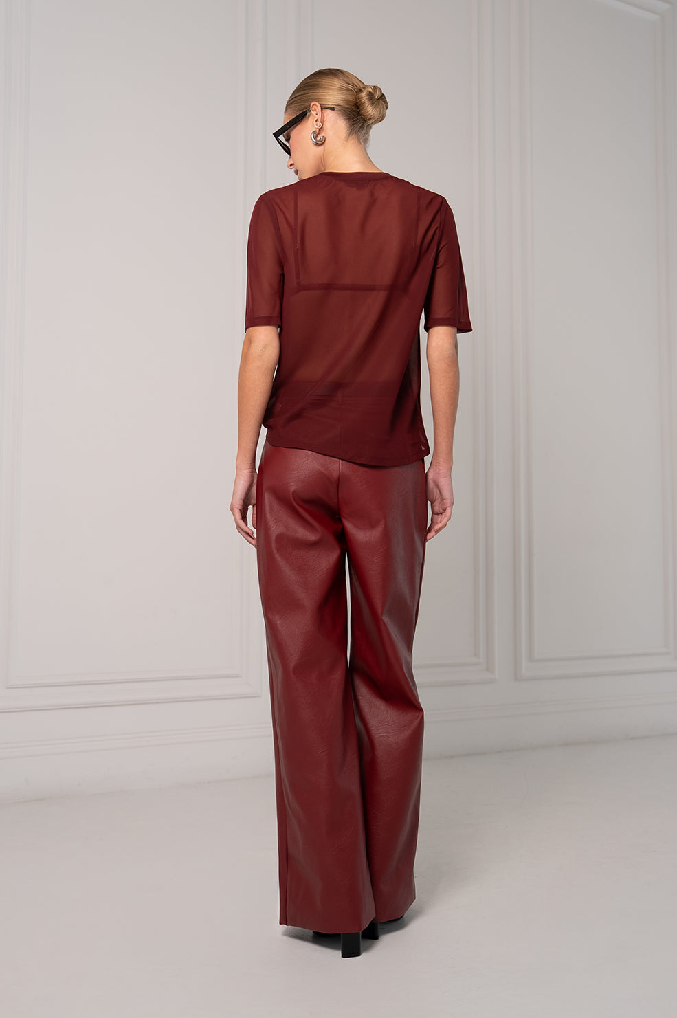 Naomi Tee - Burgundy Tops Parentezi