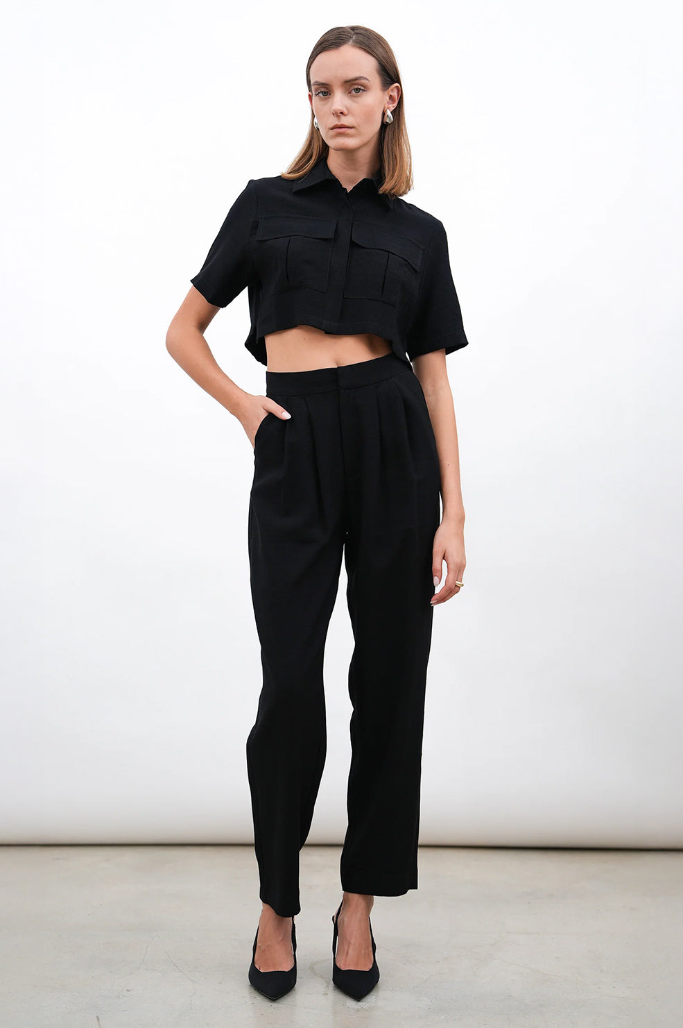 Valeria Cargo Crop - Black Tops parentezi