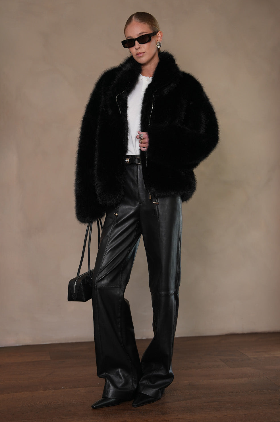 Jacqueline Faux Fur Coat - Black Blazer Parentezi