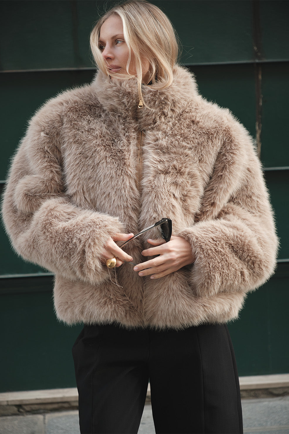 Jacqueline Faux Fur Coat - Taupe Blazer Parentezi