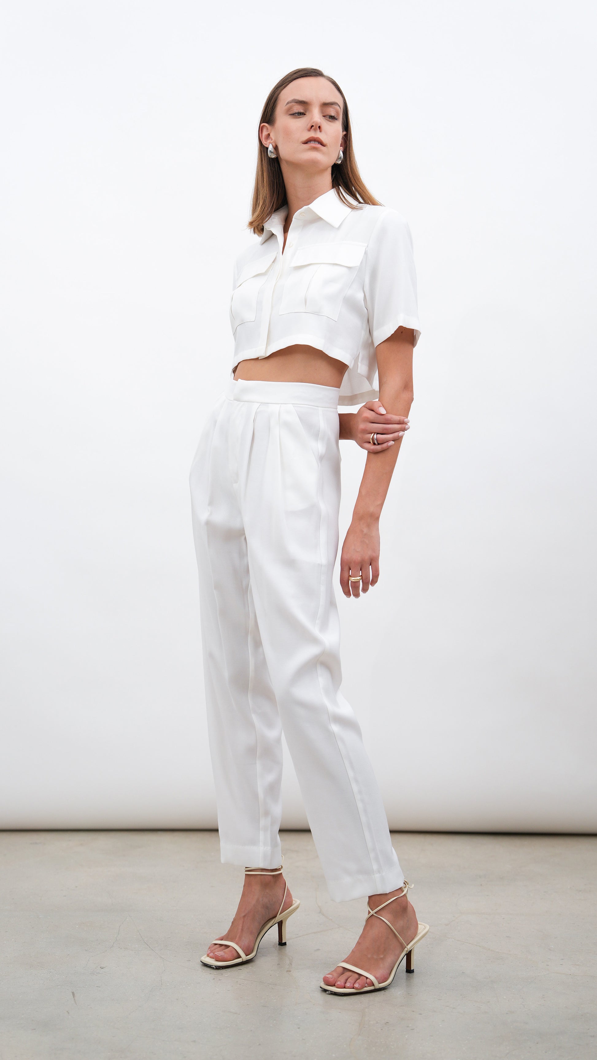 Valeria Cargo Crop - White Tops parentezi