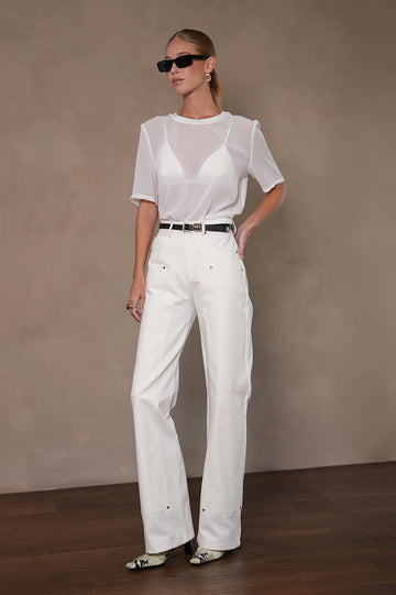 Naomi Tee - White Tops Parentezi