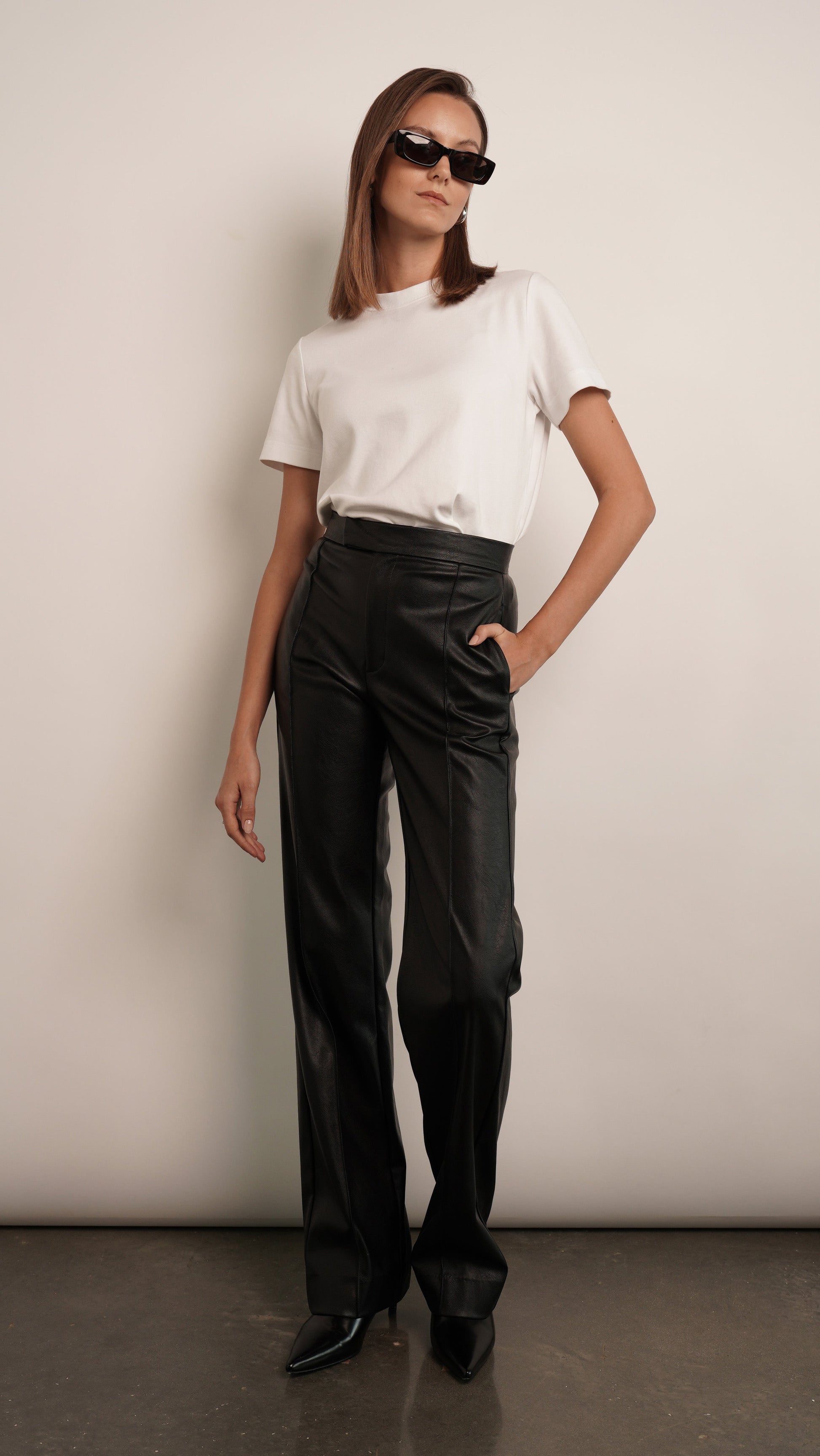 white tee / black leather pant Parentezi