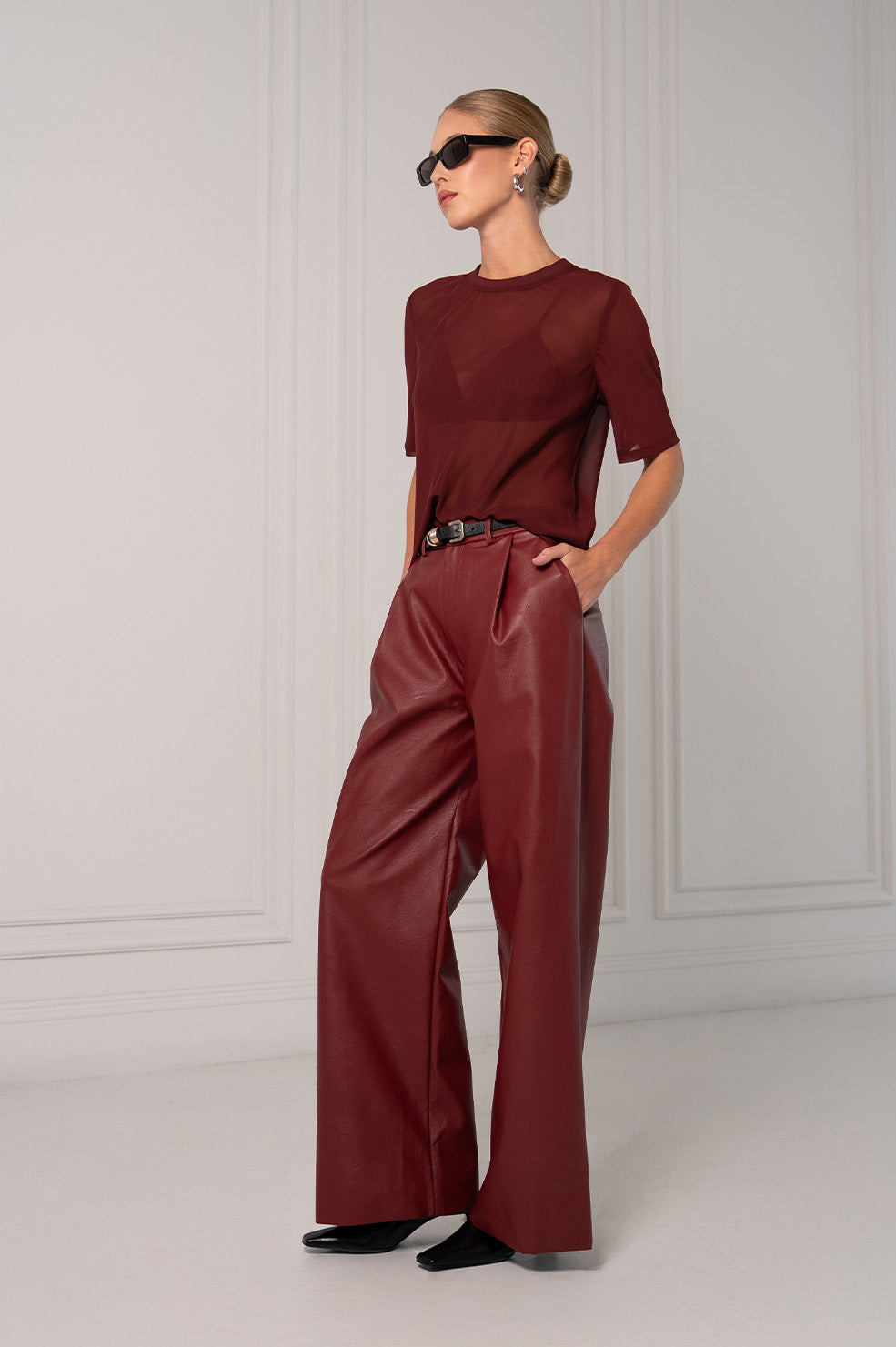 Naomi Tee - Burgundy Tops Parentezi