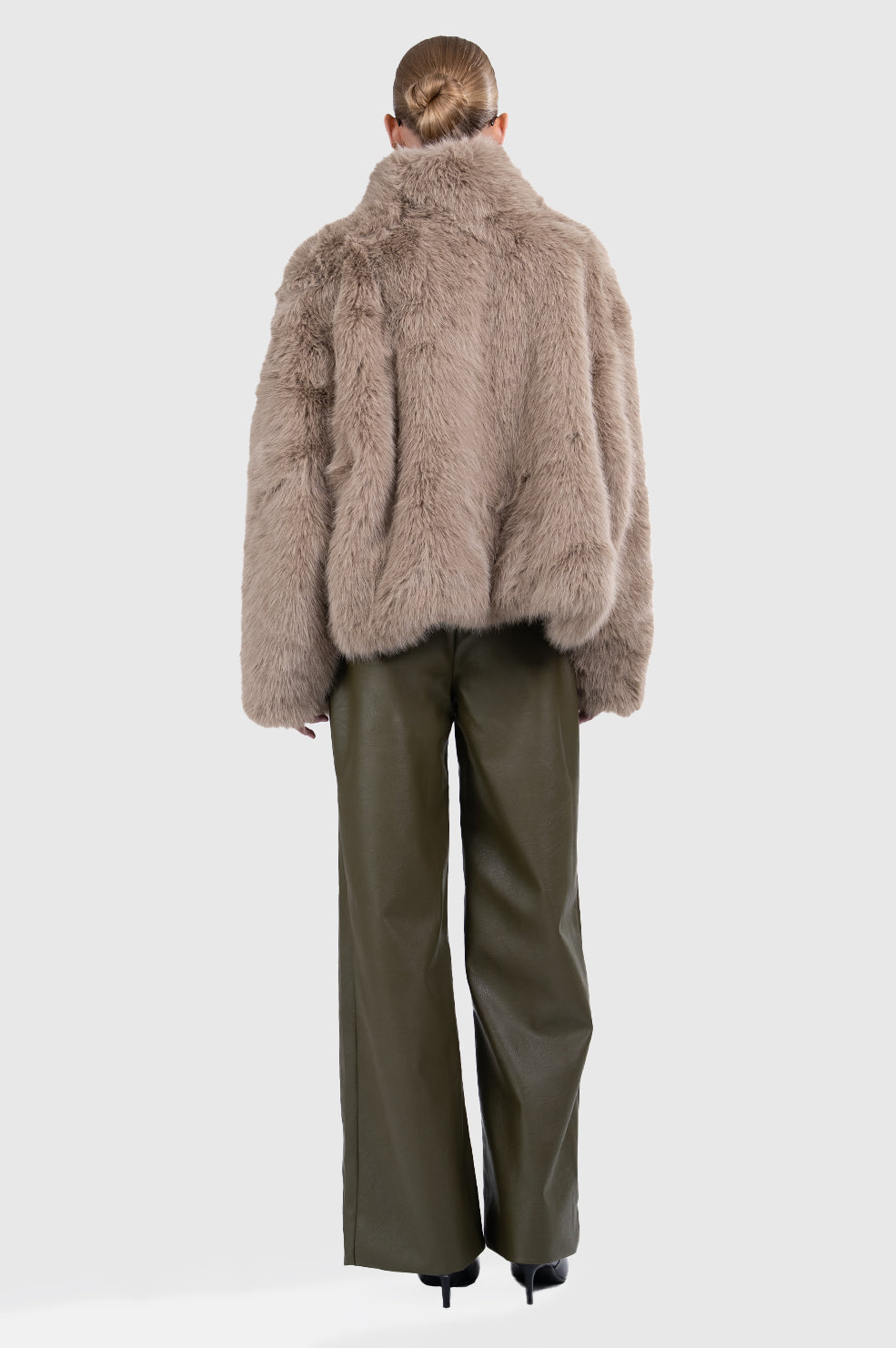 Jacqueline Faux Fur Coat - Taupe Blazer Parentezi