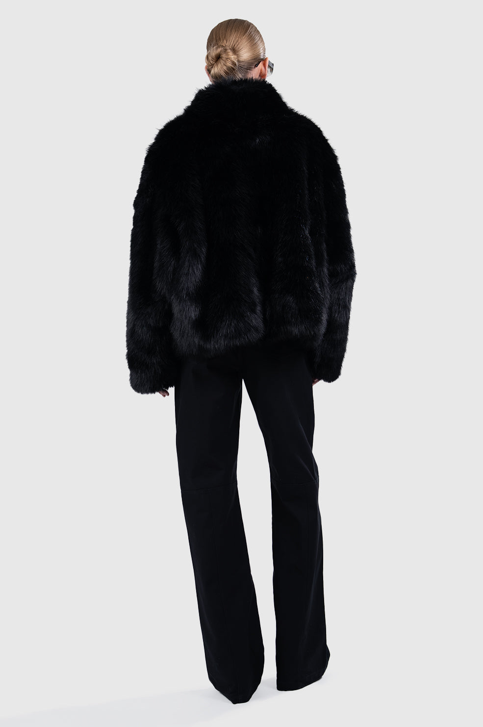 Jacqueline Faux Fur Coat - Black Blazer Parentezi
