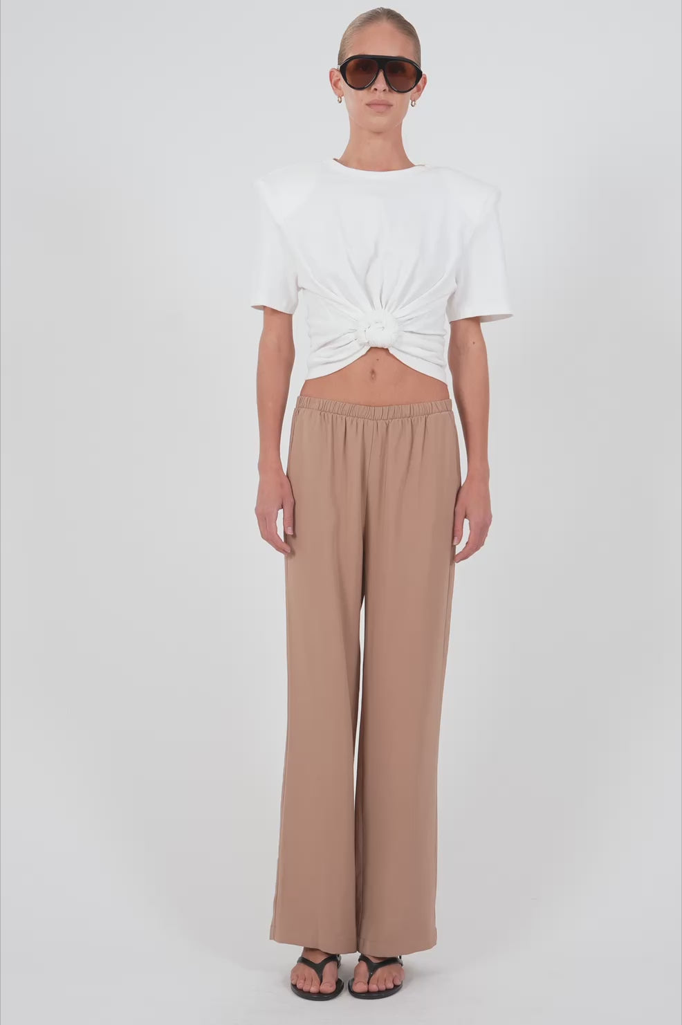The Travel Pant - Camel BOTTOMS Parentezi